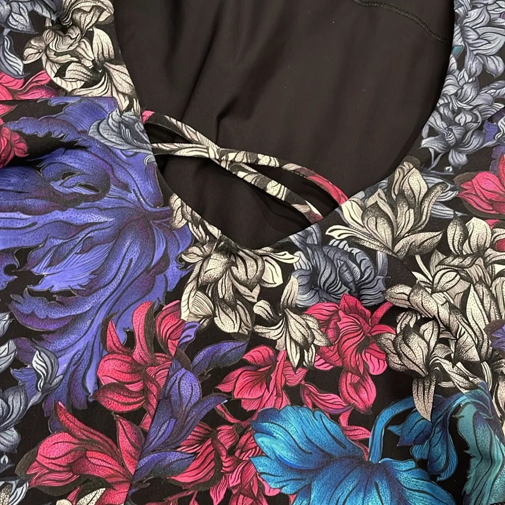 Lululemon Shoreline One Piece Swimsuit Size 4 Nocturnal Floral Multi Esca - Picture 6 of 9